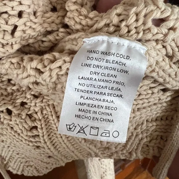 Beautiful Hand Knit Cropped Sweater with Bell Sleeves Boho Gypsy Look Large - Picture 7 of 10